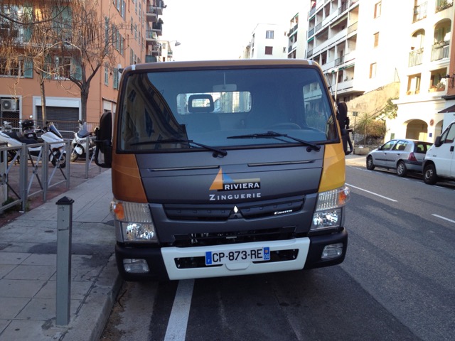 Camion Riviera Zinguerie à nice, cagnes-sur-mer et menton